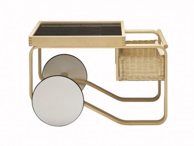 Artek Servierwagen 900 aus Birkenholz mit schwarzen Fliesen und Korb, skandinavisches Design.